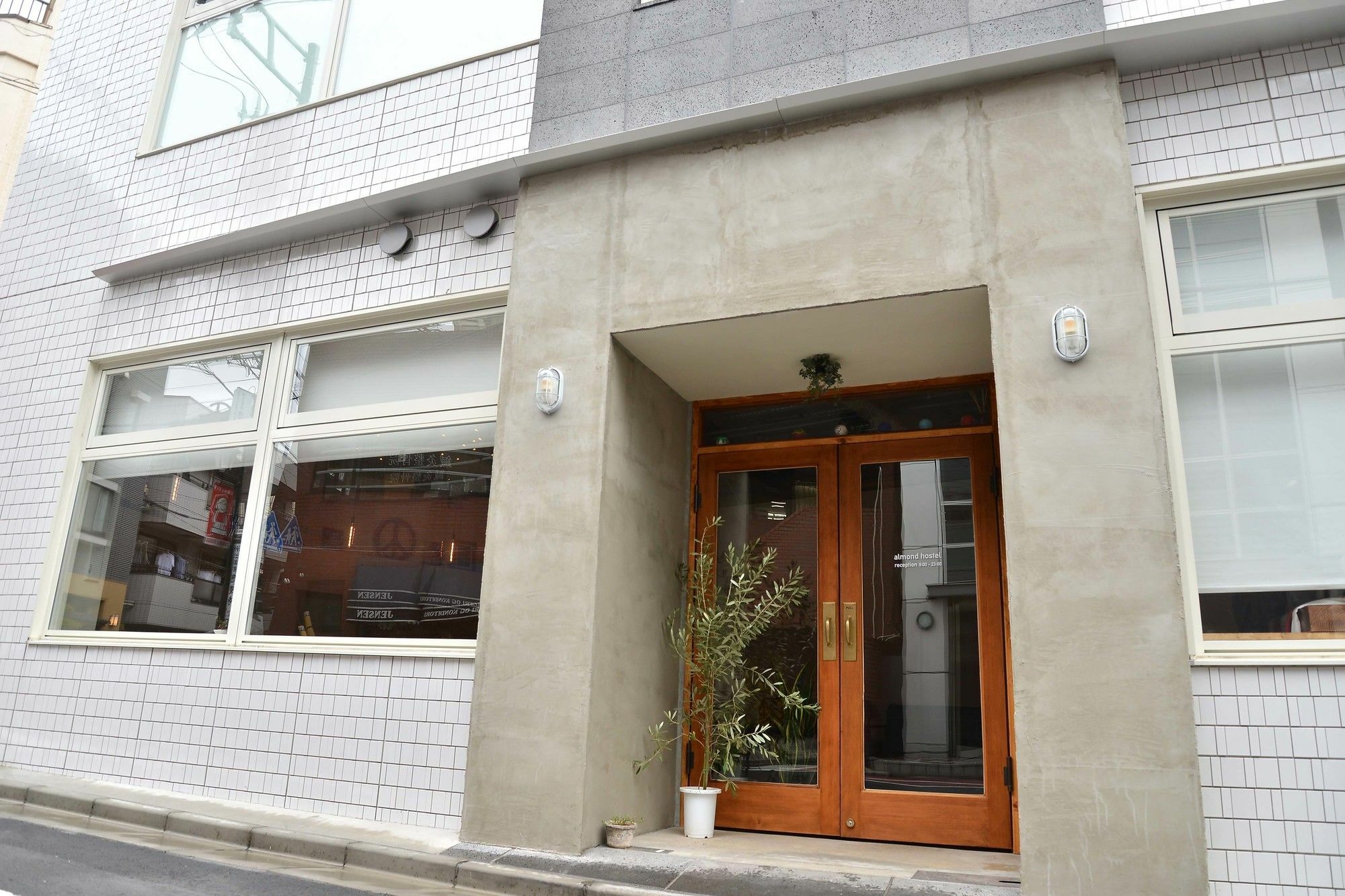 Almond Hostel & Cafe Shibuya Tokyo Ngoại thất bức ảnh
